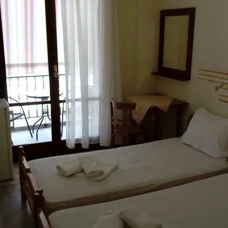 Kadmos Lägenhetshotell 3*